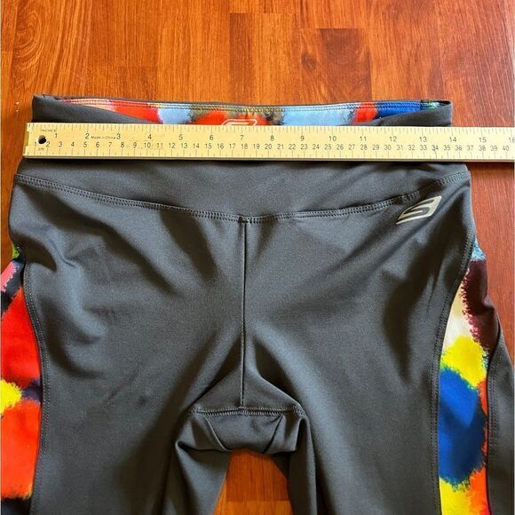 Sketchers athletic leggings.  Size medium capris. - Picture 7 of 10